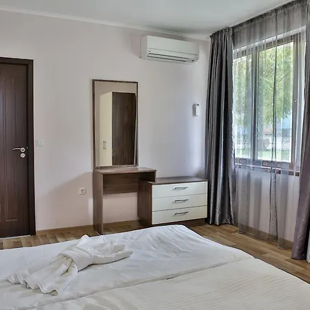 Al Rial Apartament Shkorpilovtsi