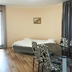 Al Rial Apartment Shkorpilovtsi
